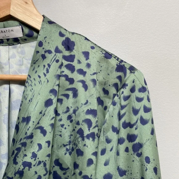 ❗️SOLD❗️Aritzia Babaton Green/Blue Power Long Sleeve Satin Feel Blouse Size L - Picture 5 of 9